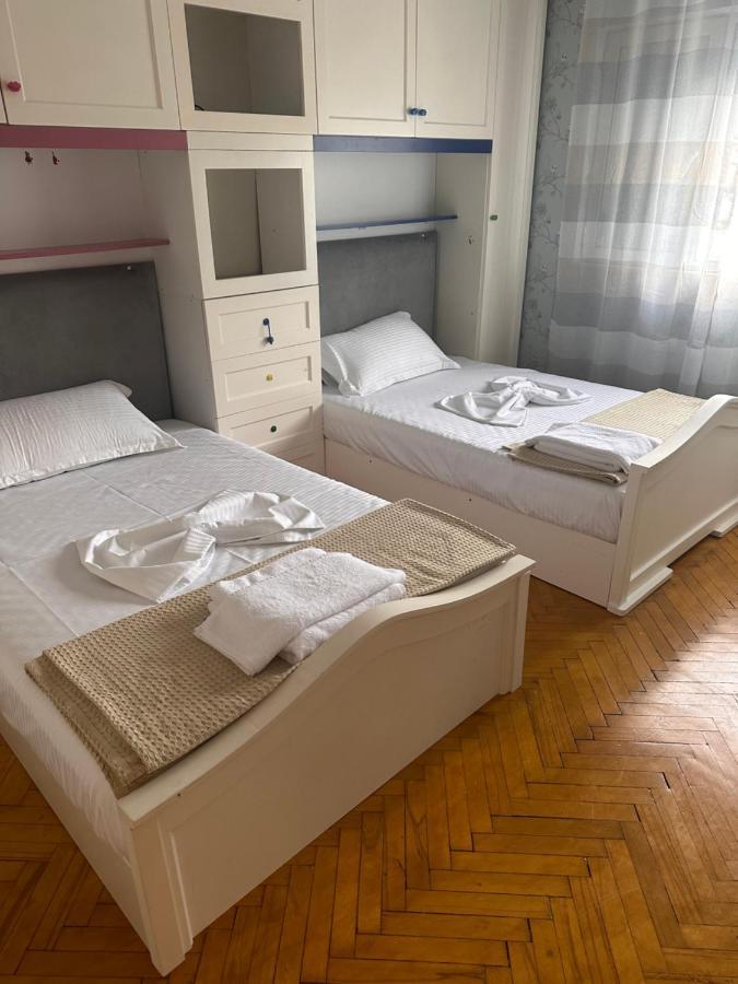 Noemi Apartment Tirana Eksteriør billede